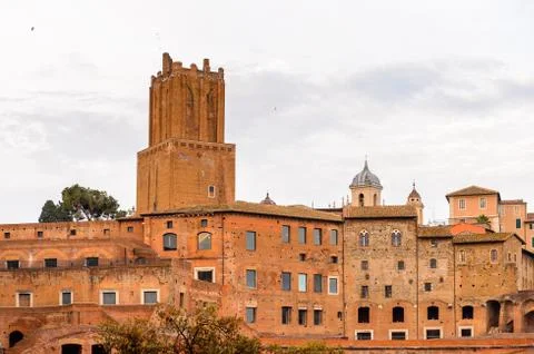 Roman Forum in the evening, a rectangular forum surrounded by the ruins of se Foto stock