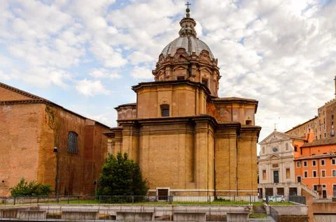 Roman Forum in the evening, a rectangular forum surrounded by the ruins of se Foto stock
