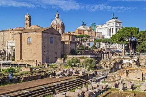 Roman Forum The Roman Forum is a rectangular forum (plaza) surrounded by t... Foto stock