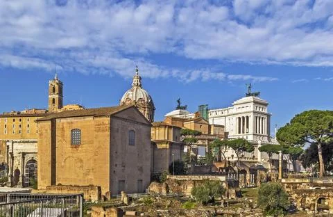 Roman Forum The Roman Forum is a rectangular forum (plaza) surrounded by t... Foto stock