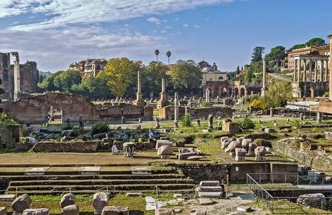 Roman Forum The Roman Forum is a rectangular forum (plaza) surrounded by t... Foto stock