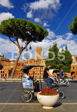 ROMAN FORUM, ROME'S HISTORIC CENTER, ITALY. Stock Photos