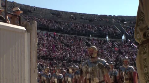 Roman gladiators getting ready to go out in arenas 库存影片 50926750