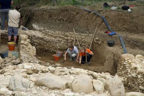 Roman mansio reported in ancient Tabula Peutingeriana discovered in Umbria, Cast Stock Photos