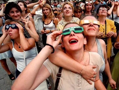Romania-eclipse - Womens React - 11 Aug 1999 스톡 사진