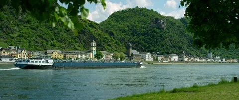 Romantic castles of Rhine river .view of Katz castle and St.Goarshausen town Stock Footage 102424013