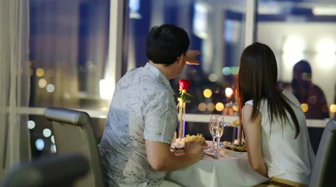 Romantic Couple in Cafe 3 스톡 동영상 27941537