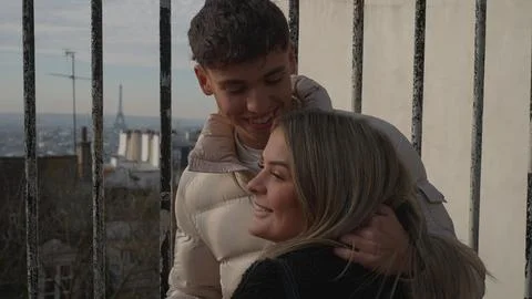 Romantic Couple Embracing With Eiffel Tower View In Paris France Young Lovers Fotos Stock