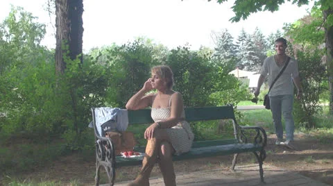 ,A romantic encounter in a park Video stock 23776713