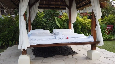 Romantic gazebos for massage. 스톡 동영상 109145083