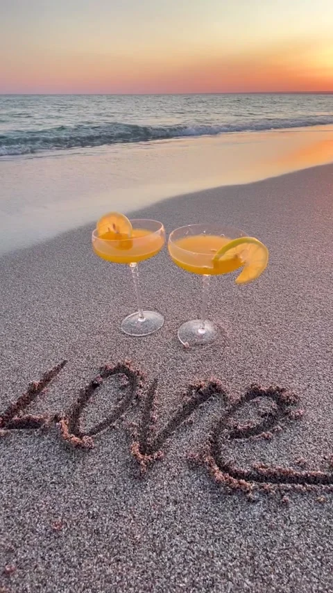 Romantic picnic at the seaside at sunset Video stock 166955350