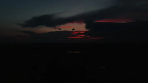 Romantic Sunset with red clouds in the dark sky 動画素材 318045239