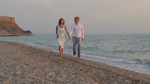 Romantic Walk On Beach 스톡 동영상 22424077