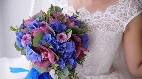 Romantic Wedding Concept Bride Holding flowers 库存影片 70912309