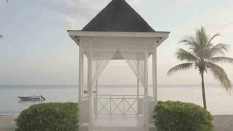 Romantic wedding hut on beach front Video stock 167562167