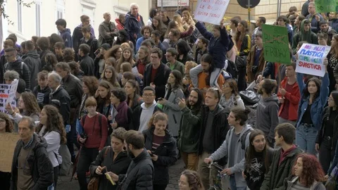 Rome 29/11/2019 students marching at friday for future Stock Footage 121445329