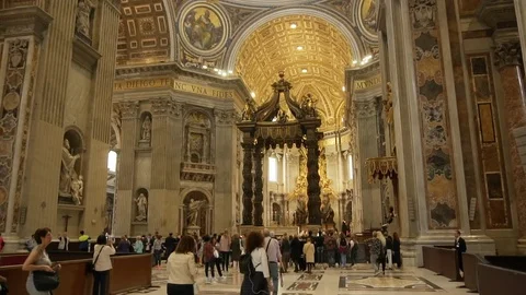 ROME- APRIL 2018: Interior of St. Peter's Basilica, Vatican, Italy. Stock Footage 90090631
