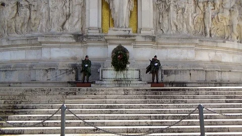 Rome, Italy - 5 mars 2017: Honor Guard At The Vittorio Emmanuel Monument. Rom Video stock 99361670