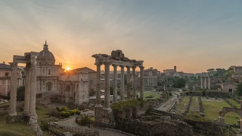 Rome Italy time lapse 4K, night to day sunrise timelapse at Roman Forum Stock Footage 117828728