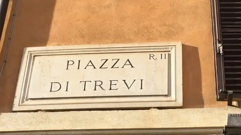 Rome: plaque square of Trevi 스톡 동영상 104817493