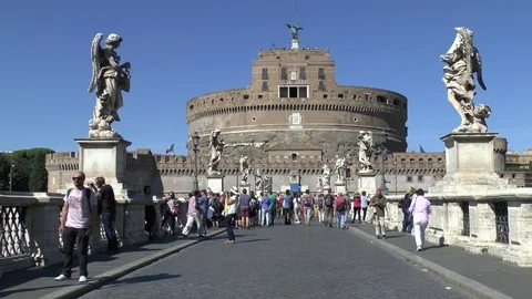 Rome. On Ponte Sant'Angelo. Video stock 101358249