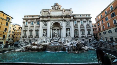 Rome. Time Lapse in motion around the Trevi Fountain. Stock Footage 32865336