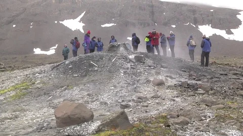Romerfjord hot spring &amp; tourists 스톡 동영상 80821409