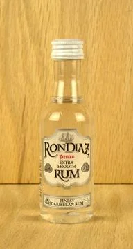 RonDiaz rum bottle Photos