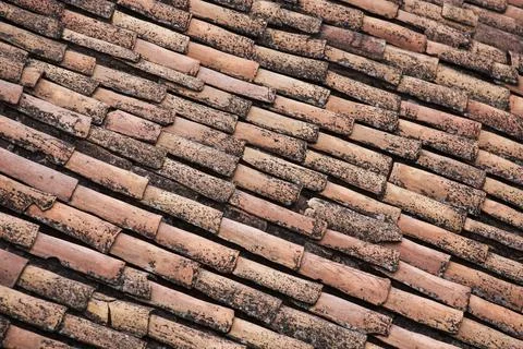 Roof tiles pattern texture Set of orange tiles forming a texture cusco peru Foto stock
