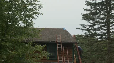 Roofer Working 库存影片 12136321