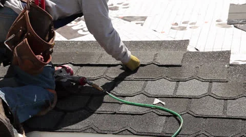 Roofing tight shot Vídeos de archivo 26339545