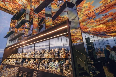 Rooftop Bar with Skull Bottles Timelapse Vídeos de archivo 92613469