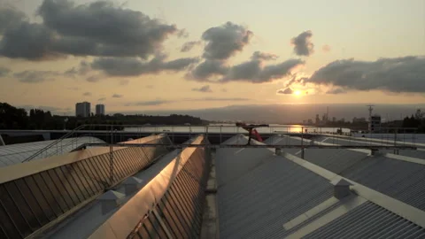 Rooftop dancing 動画素材 297394813