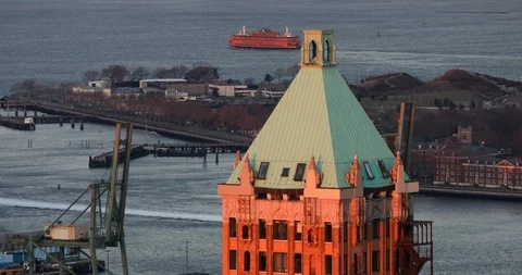Rooftop Ferries Pass In Upper Bay NYC Vídeo Stock 104008499