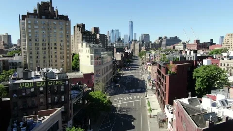 Rooftop Mural Above an Empty Seventh Avenue South 動画素材 131593914