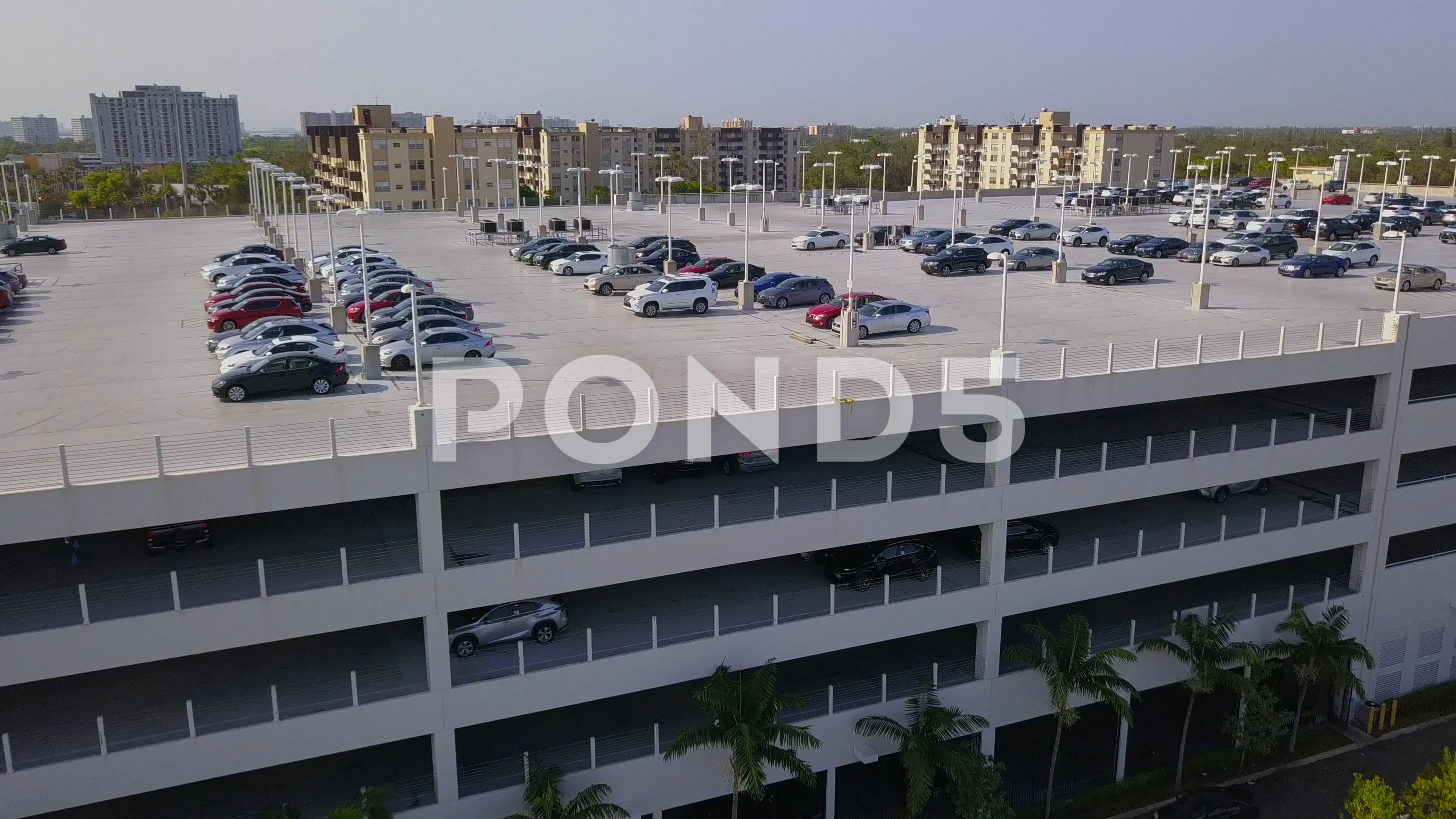 mangel Have en picnic boksning Rooftop parking lot drone aerial video | Stock Video | Pond5