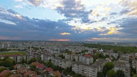 Rooftop sunset view of the city skyline 스톡 동영상 75651365
