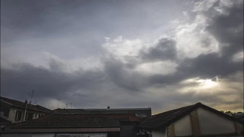 Rooftop timelapse on a cloudy evening. Vídeos de archivo 107991255