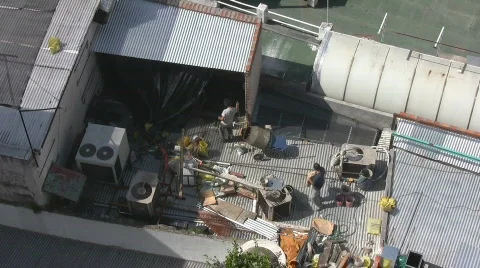 Rooftop Workers 動画素材 610755