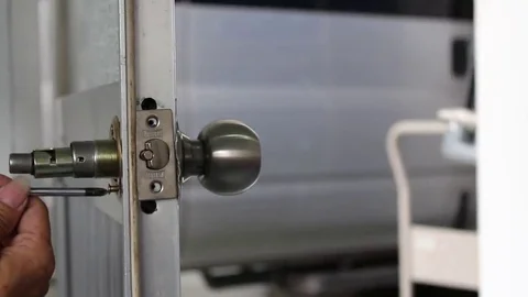 Room lock repair Stock Footage 69184589