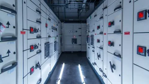 Room with rows of server hardware in data center timelapse hyperlapse 库存照片