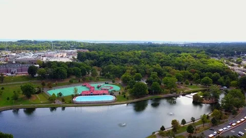 Roosevelt Park Skating Rink - Pull Away Shot - Part 2 Vídeo Stock 80852312
