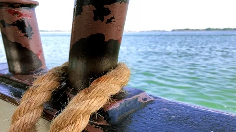 Rope anchor on moving boat Video stock 89691640