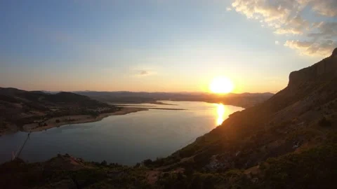 Rope bridge on Studen Kladenets Dam Video stock 220660116