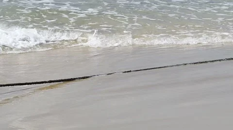 The rope is not a barrier to the waves Stock-Footage 65443484
