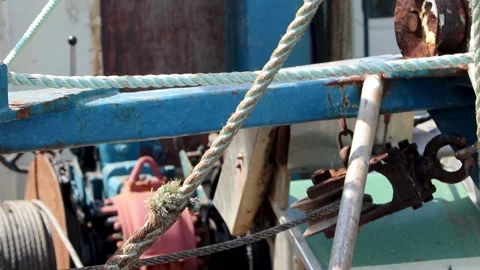 Rope pan out to old ship weymouth harbour Stock-Footage 137274127