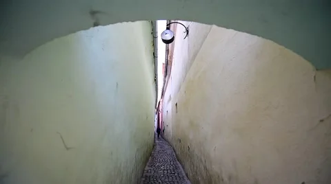 Rope Street or String Street, the narrowest street in Transylvania's Brasov 스톡 동영상 62940115
