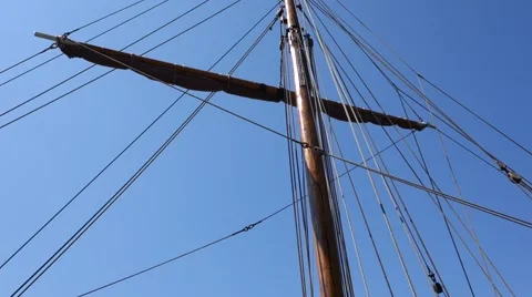 Ropes of a Sail Boat in the Wind 스톡 동영상 40470478