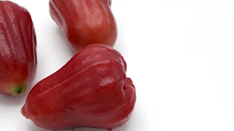 Rose apple on white isolated. Vídeo Stock 264790418