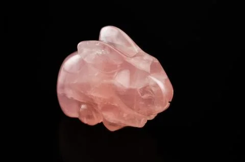 Rose quartz rabbit Фото
